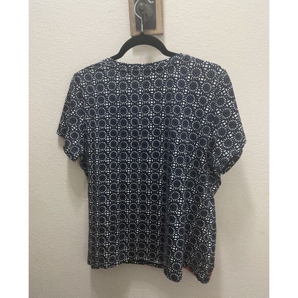 Rafaella Weekend Women's Top Size LP  Short Sleeve-Vneck Navy/red Floral Motive - Picture 7 of 8